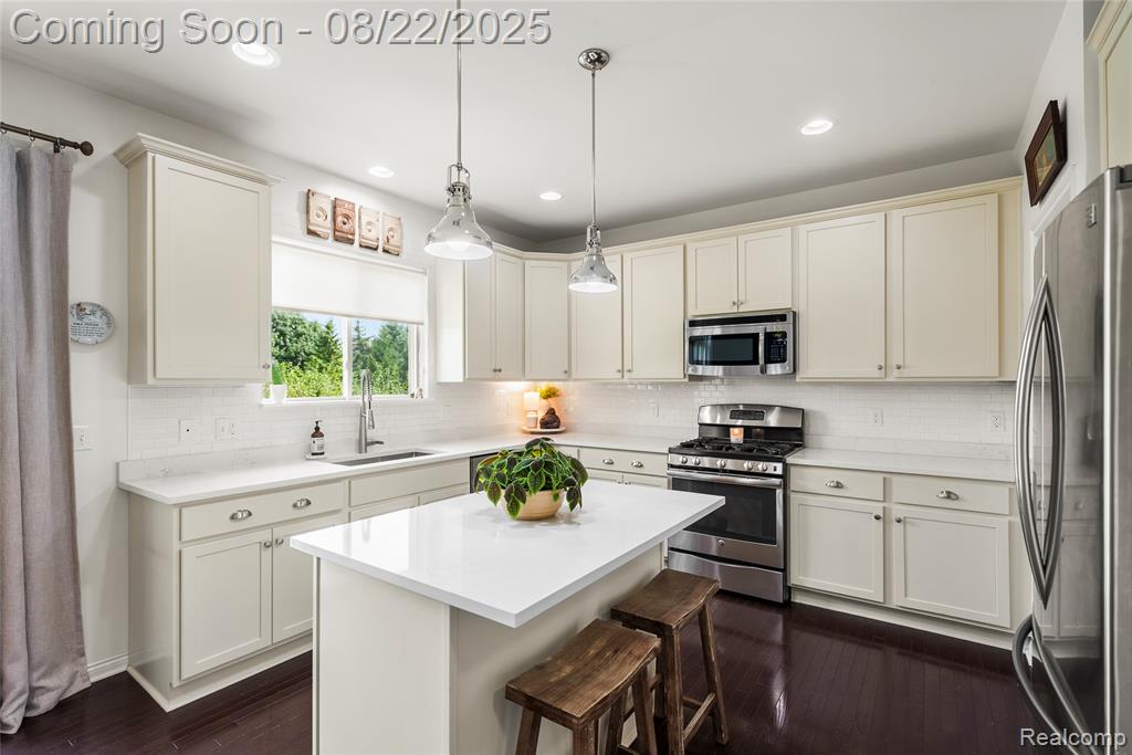637 Edinburgh Circle, Highland, MI — Photo 14