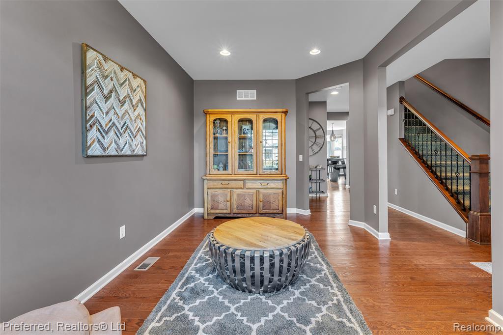 28430 Oakmonte Circle E, New Hudson, MI 48165 — Photo 9