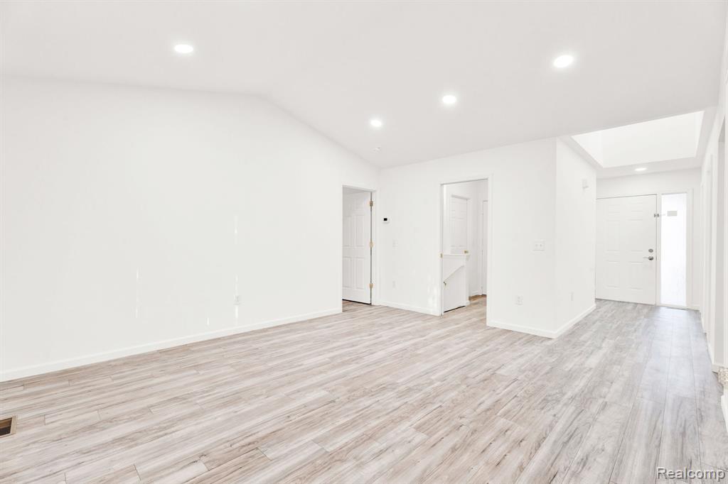 41057 Glenleven Court, Clinton Twp, MI 48038 — Photo 15
