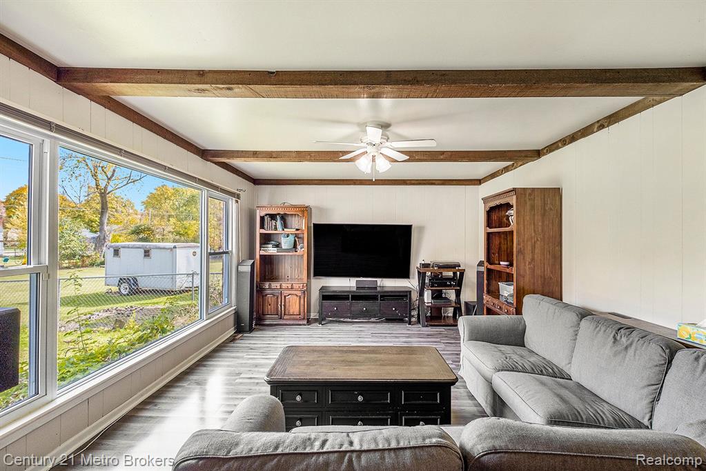 4413 OLD CARRIAGE Road, Flint, MI 48507 — Photo 8