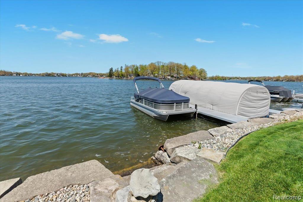 6521 HARTWOOD Drive, Fenton, MI 48430 — Photo 40