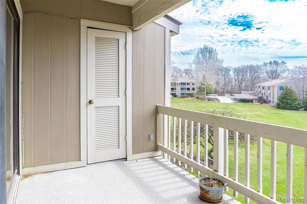 1695 Cliffs Landing, 302, Ypsilanti, MI 48198 — Photo 18