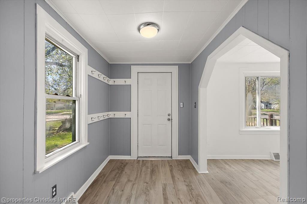 228 W Columbia Avenue, Pontiac, MI 48340 — Photo 6