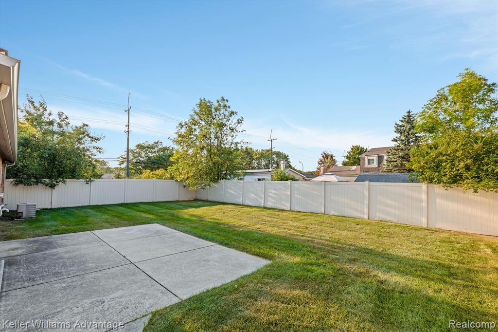 44284 SUFFOLK, Canton, MI 48187 — Photo 33