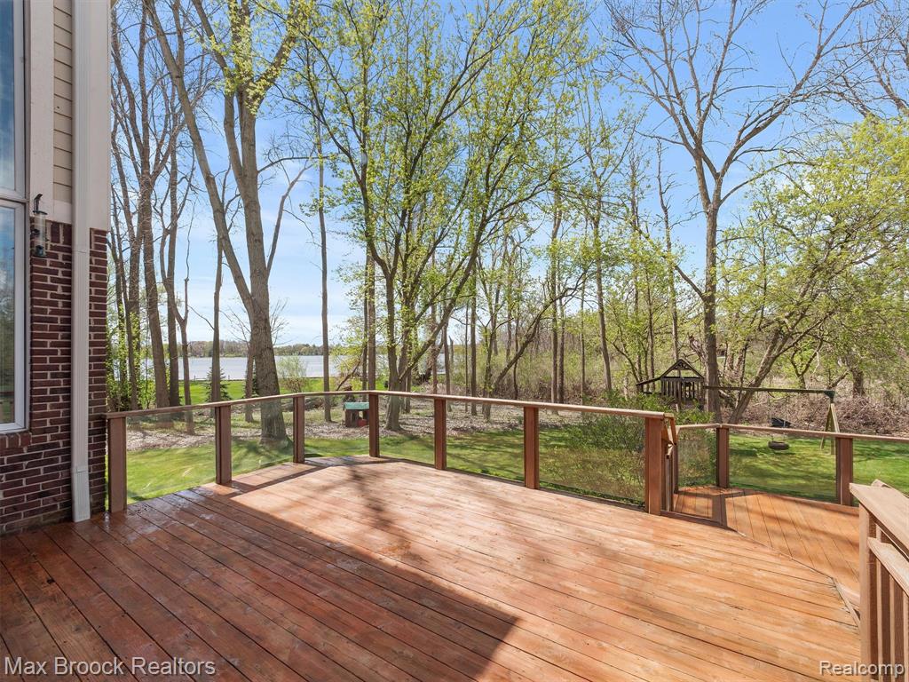398 Shrewsbury Drive, Clarkston, MI 48348 — Photo 85