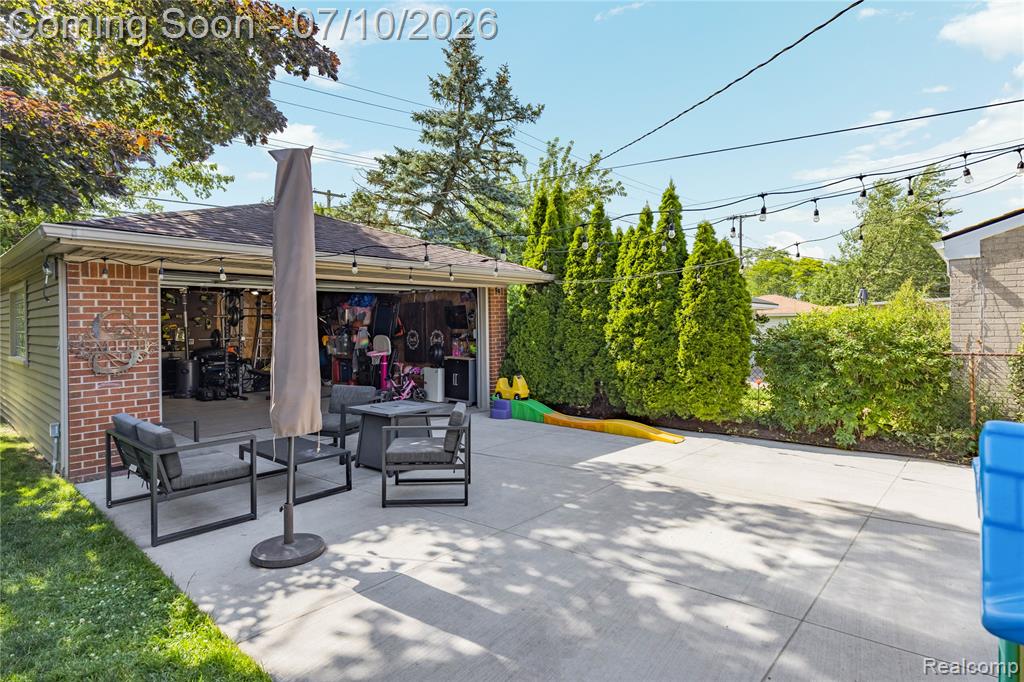 8561 Liberty Boulevard, Westland, MI — Photo 43