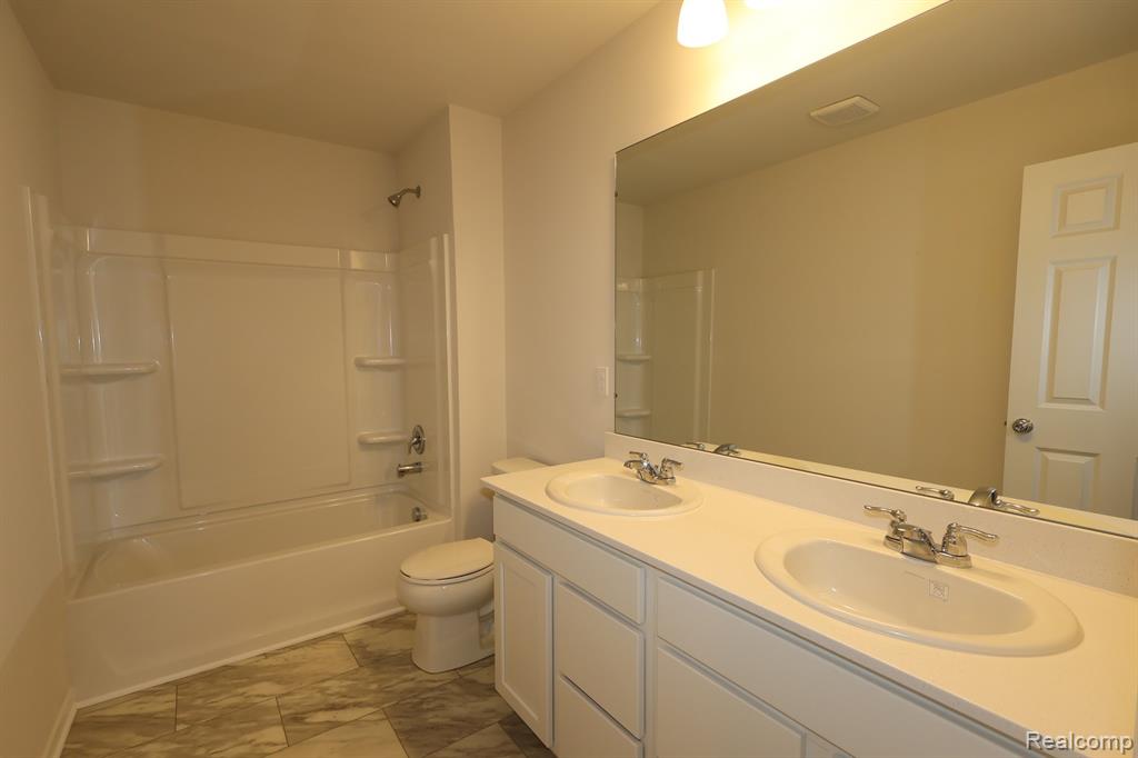 54854 Heron Circle, New Baltimore, MI 48047 — Photo 24