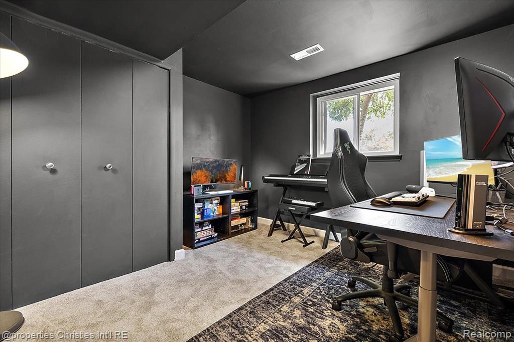 6756 Spruce Drive, Bloomfield Hills, MI 48301 — Photo 30