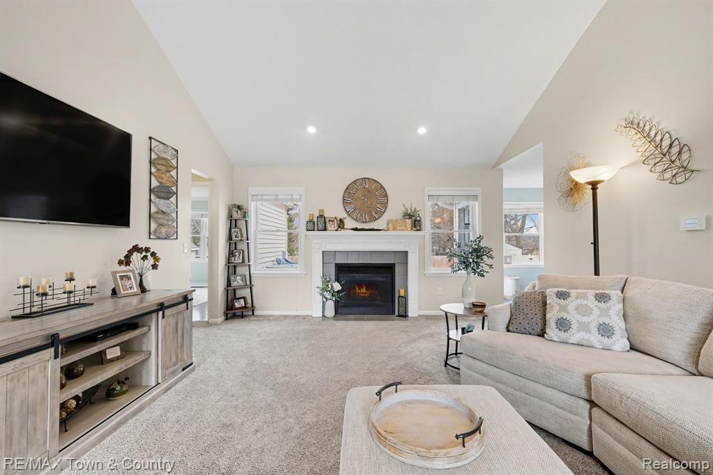 223 Primrose Lane, Flushing, MI 48433 — Photo 8