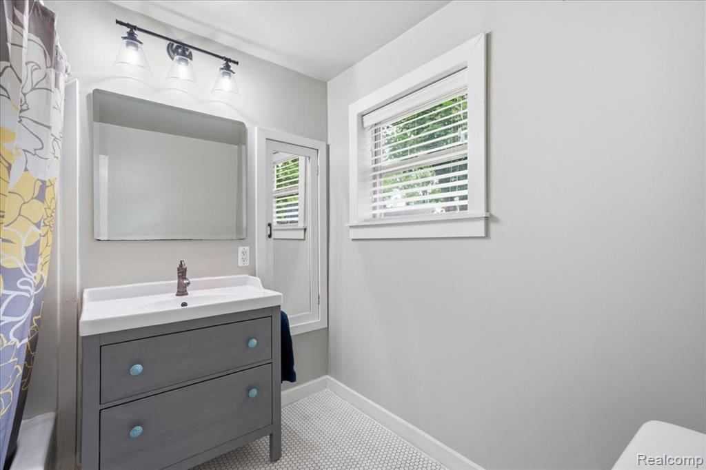 154 East Street, Oxford, MI 48371 — Photo 7