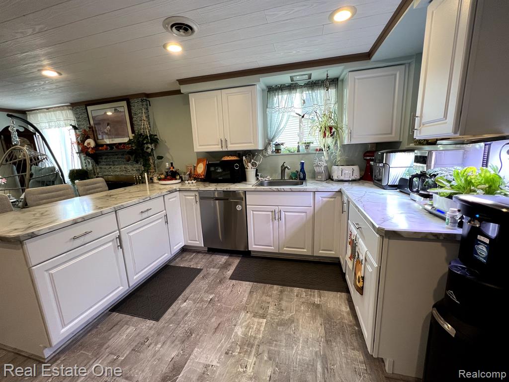 8409 Carols Drive, Brighton, MI 48114 — Photo 5