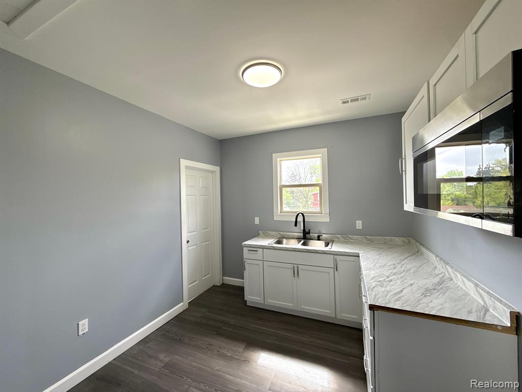 5101 OREGON Street, Detroit, MI 48204 — Photo 11