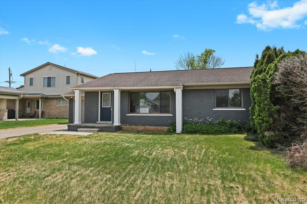 48306 Jefferson Avenue, Chesterfield, MI 48047 — Photo 2
