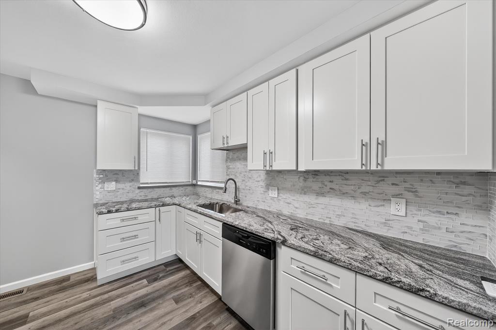 31244 Rosslyn Avenue, Garden City, MI — Photo 11