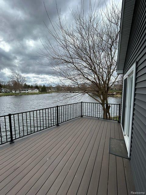 412 E ELLEN Street, Fenton, MI 48430 — Photo 11