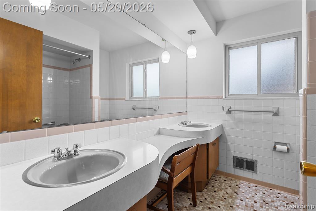 45078 Vanker Avenue, Utica, MI 48317 — Photo 28