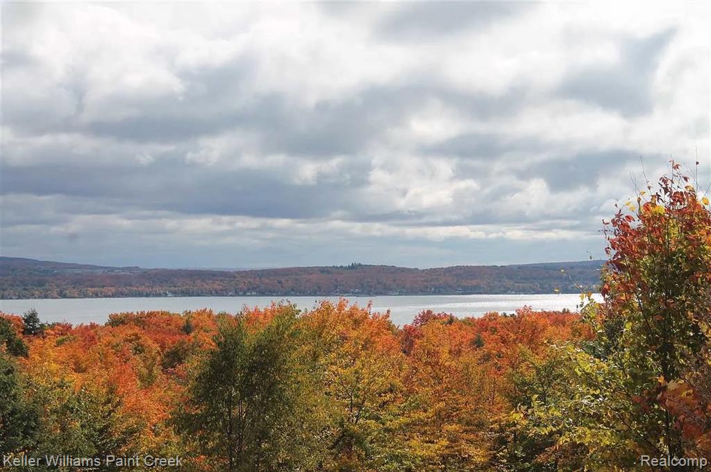 8050 Broken Rdg E, Harbor Springs, MI 49740 — Photo 12