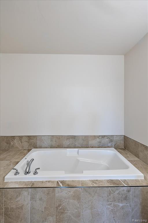 8280 Heywood Circle, 2, Sterling Heights, MI 48312 — Photo 21