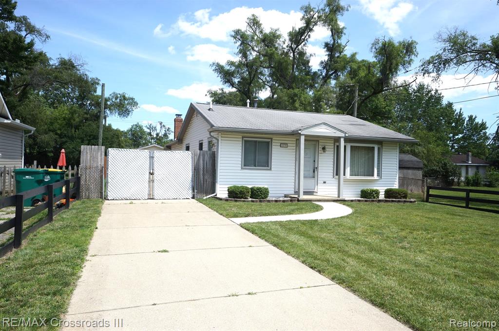 2175 BRADLEY Avenue, Ypsilanti, MI 48198 — Photo 18