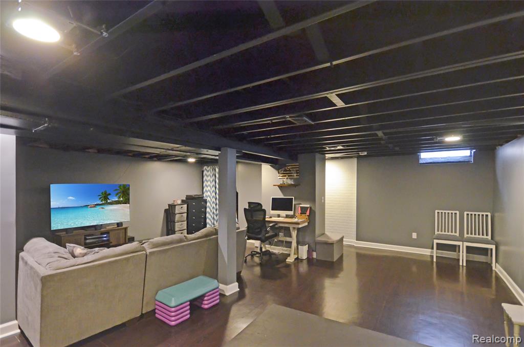 9015 Headley Drive, Sterling Heights, MI 48314 — Photo 20