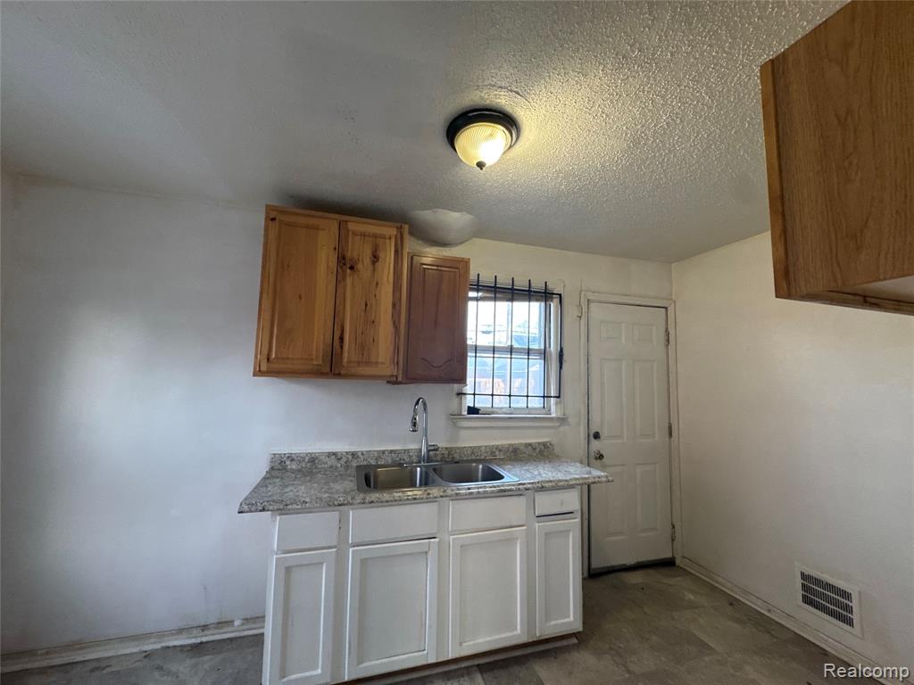 19694 Gallagher Street, Detroit, MI 48234 — Photo 7