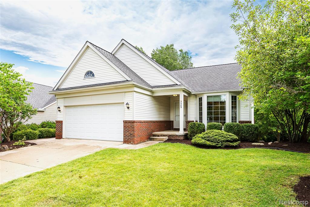 7509 Lake Street, Dexter, MI 48130 — front exterior