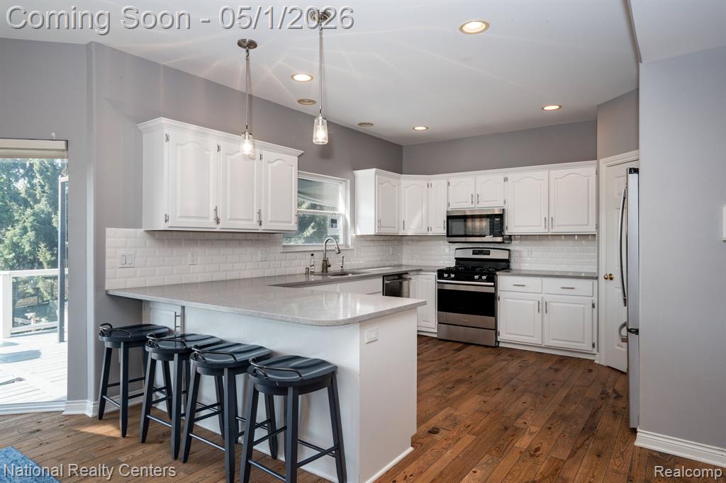 542 Bay Pointe Drive, Oxford, MI 48371 — Photo 13
