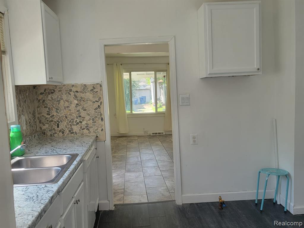 7027 Chalmers Avenue, Warren, MI 48091 — Photo 22