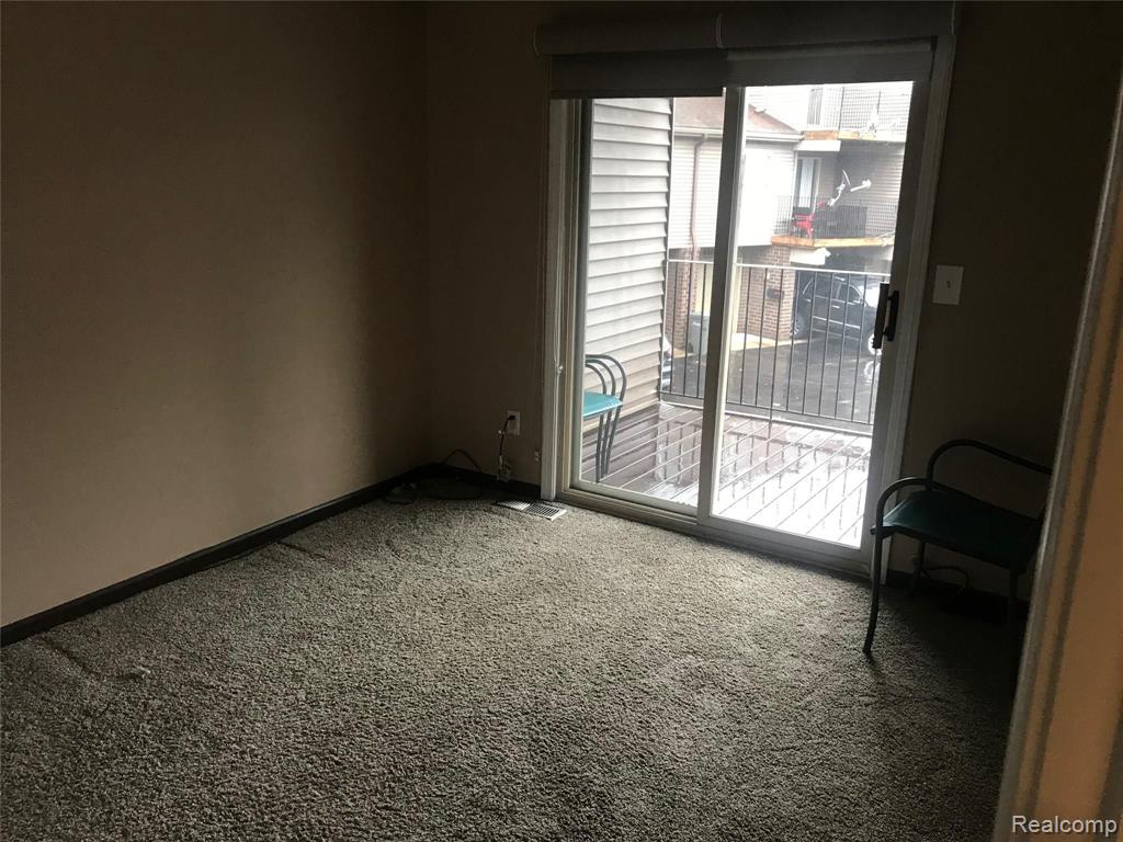 13635 OSBORN AVE, 126, Dearborn, MI 48126 — Photo 8
