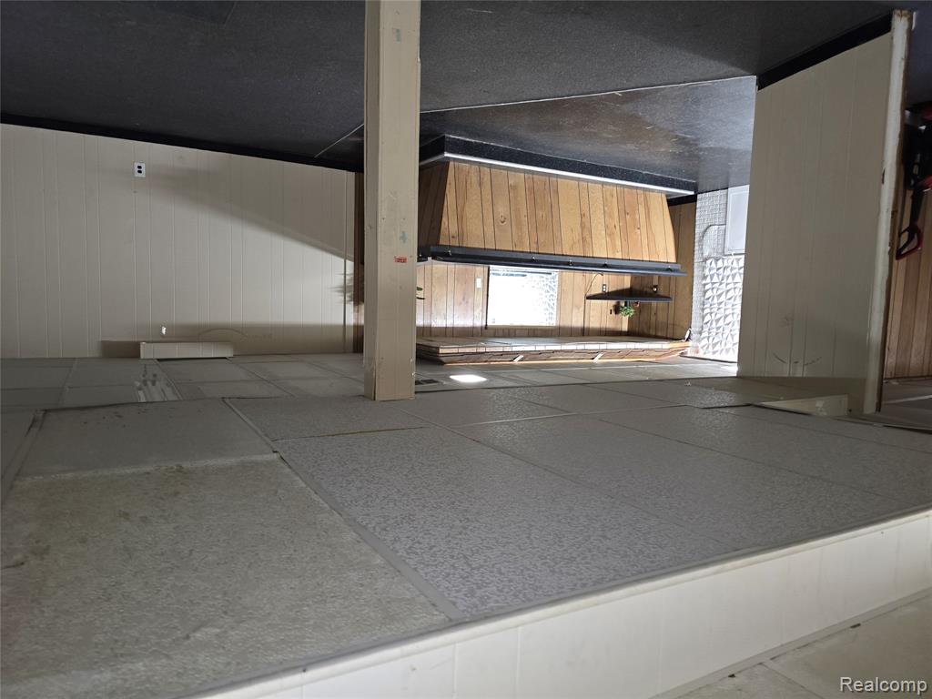 140 HUBBARD Street, Garden City, MI, 00000