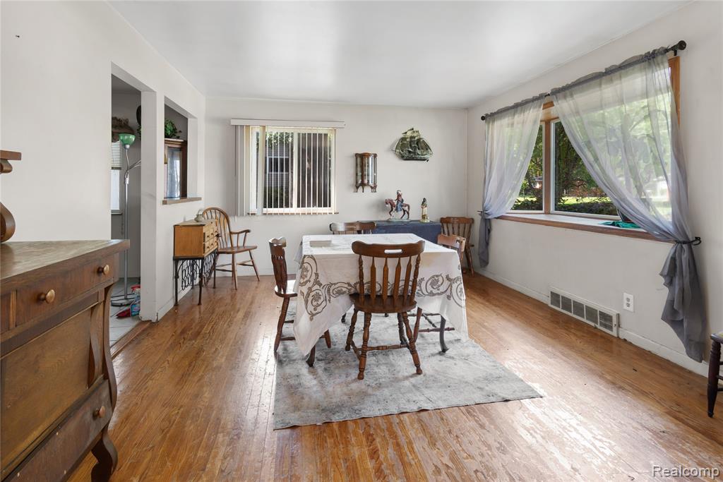 750 N Hagadorn Street, South Lyon, MI 48178 — Photo 5