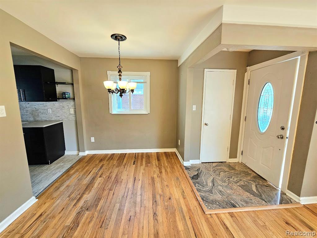 9994 Deering Street, Livonia, MI 48150 — Photo 8