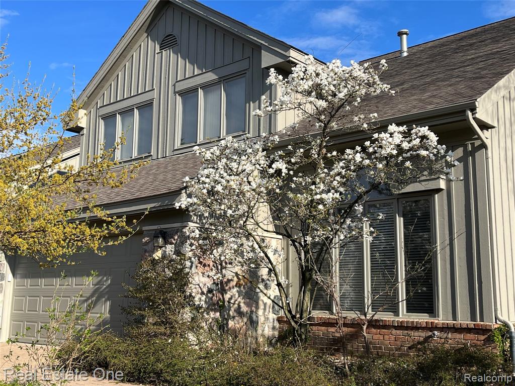 7026 Daventry Woods Drive, West Bloomfield, MI — Photo 64