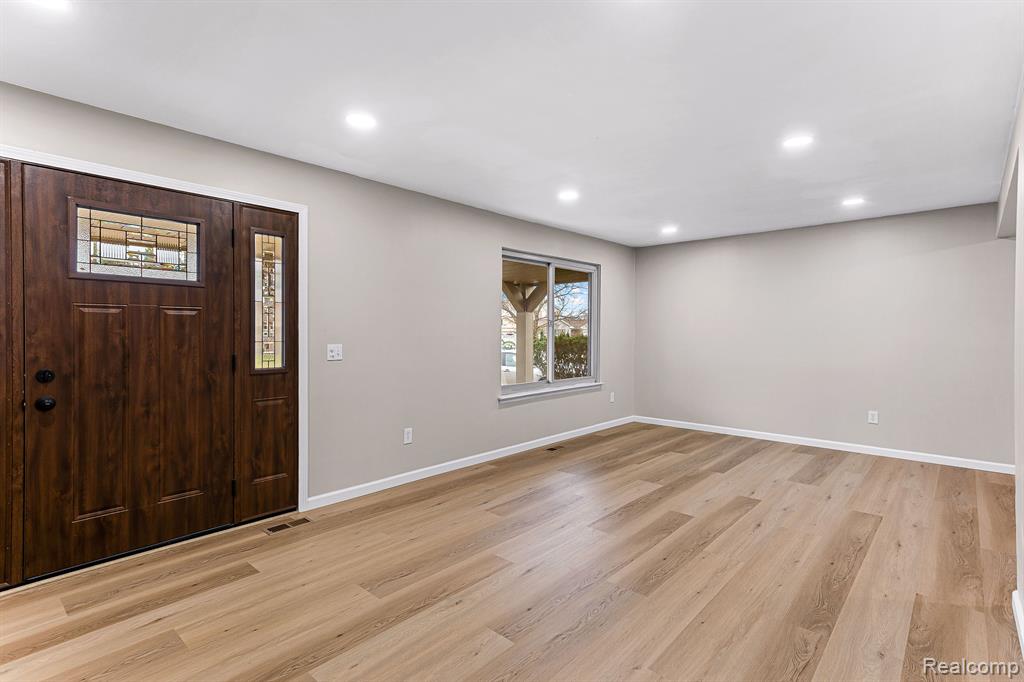 41639 METALINE Drive, Canton, MI 48187 — Photo 18