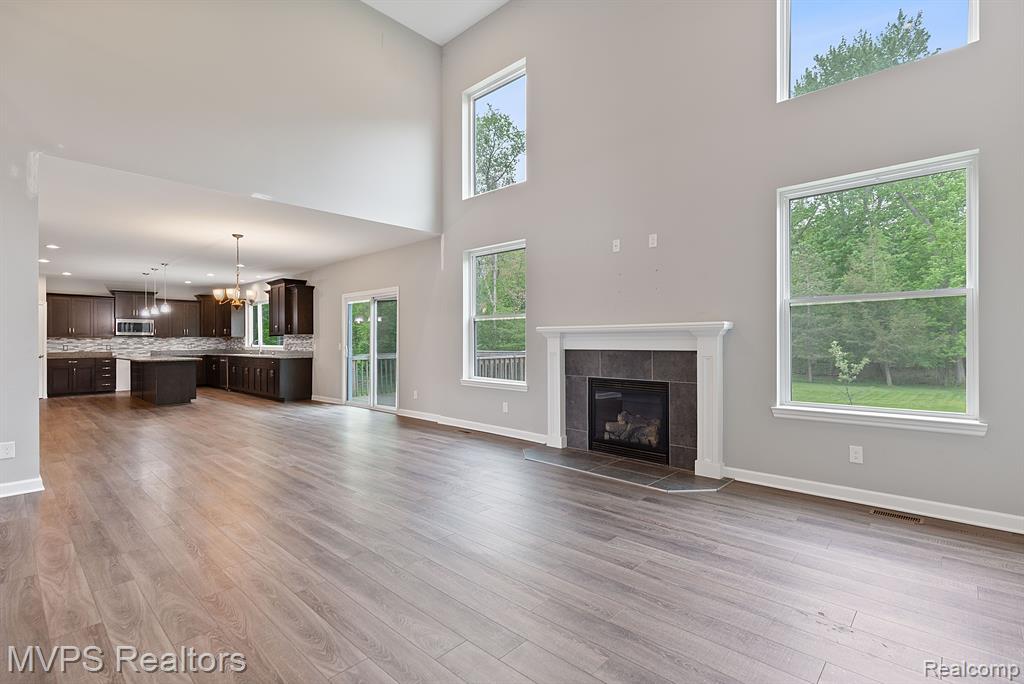 5325 SHOREWOOD Drive, Fort Gratiot, MI 48059 — Photo 12