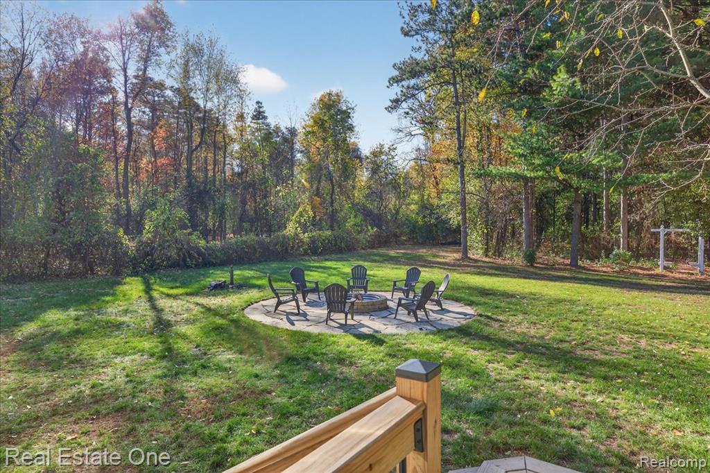 693 Knibbe Road, Lake Orion, MI 48362 — Photo 18
