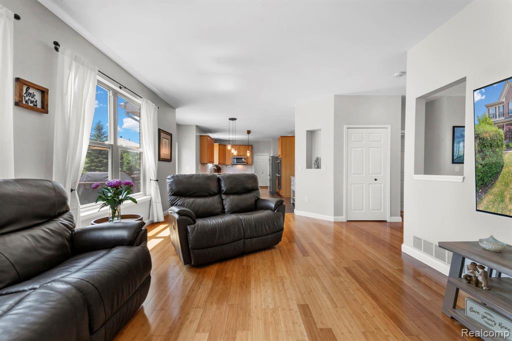 981 Coventry Court, Oxford, MI 48371 — Photo 24