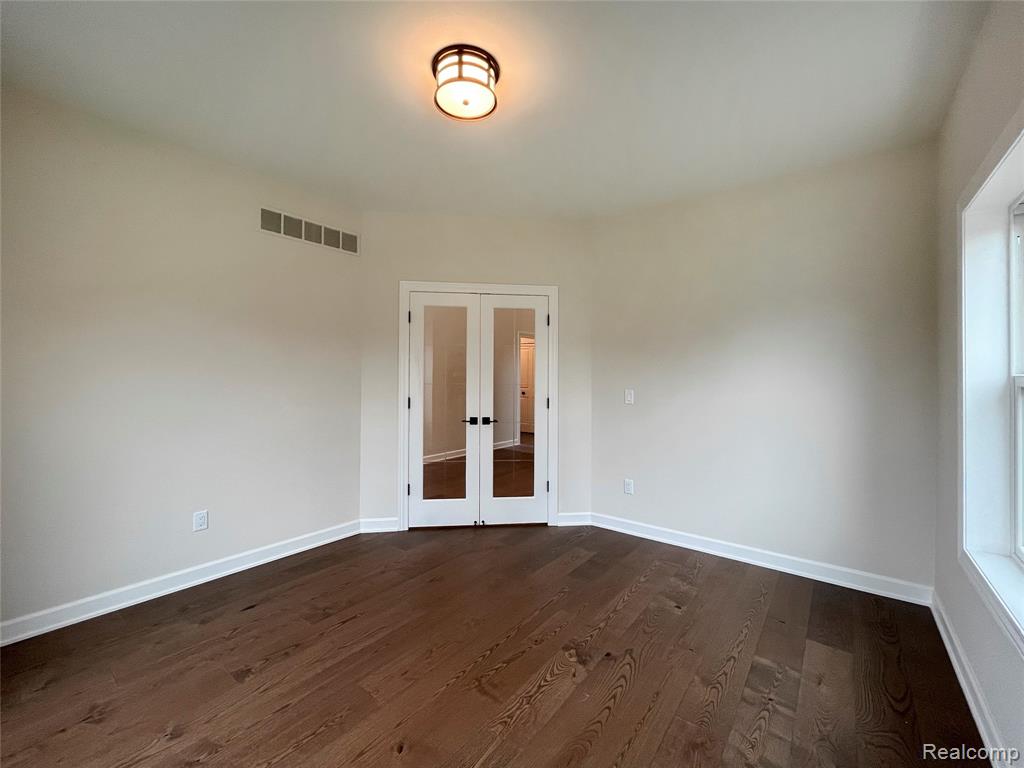 575 Heritage Place, Saint Clair Shores, MI 48080 — Photo 4