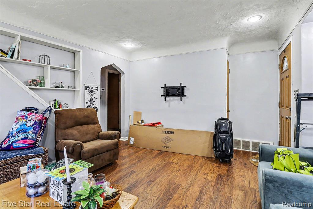 24691 Colgate Street, Dearborn Heights, MI 48125 — Photo 4