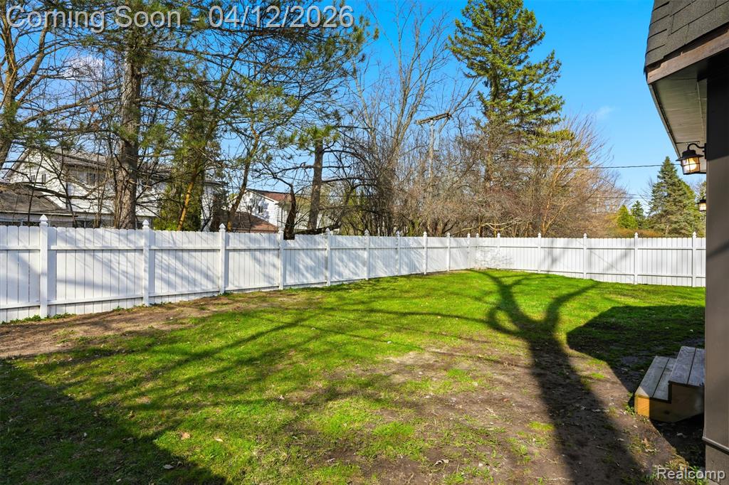 18878 Sunbright Avenue, Lathrup Village, MI 48076 — Photo 25