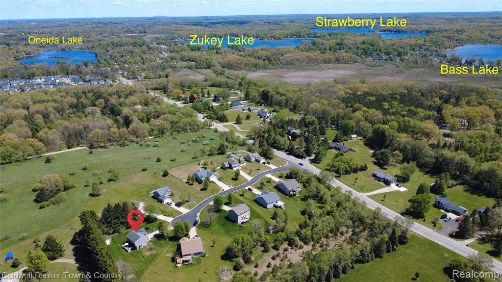 9122 Oneida Way, Pinckney, MI 48169 — front exterior