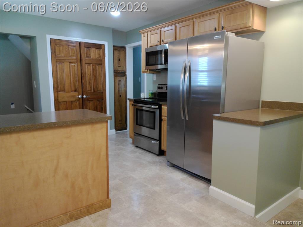 619 S Gainsborough Avenue, Royal Oak, MI 48067 — Photo 8