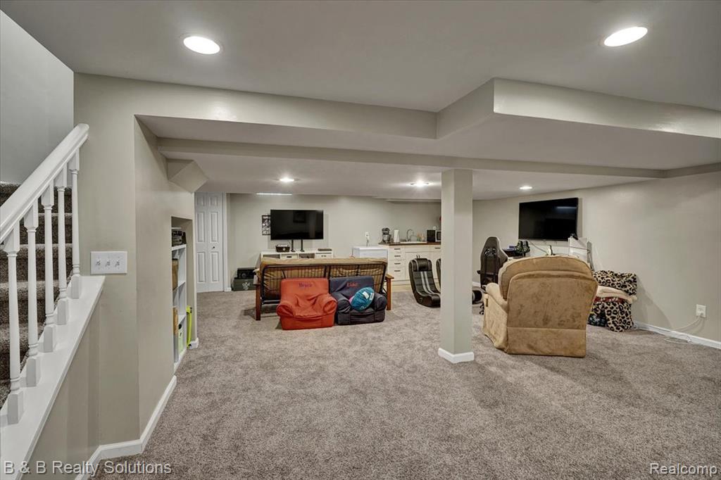 6750 Wing Lake Road, Bloomfield Hills, MI 48301 — Photo 38