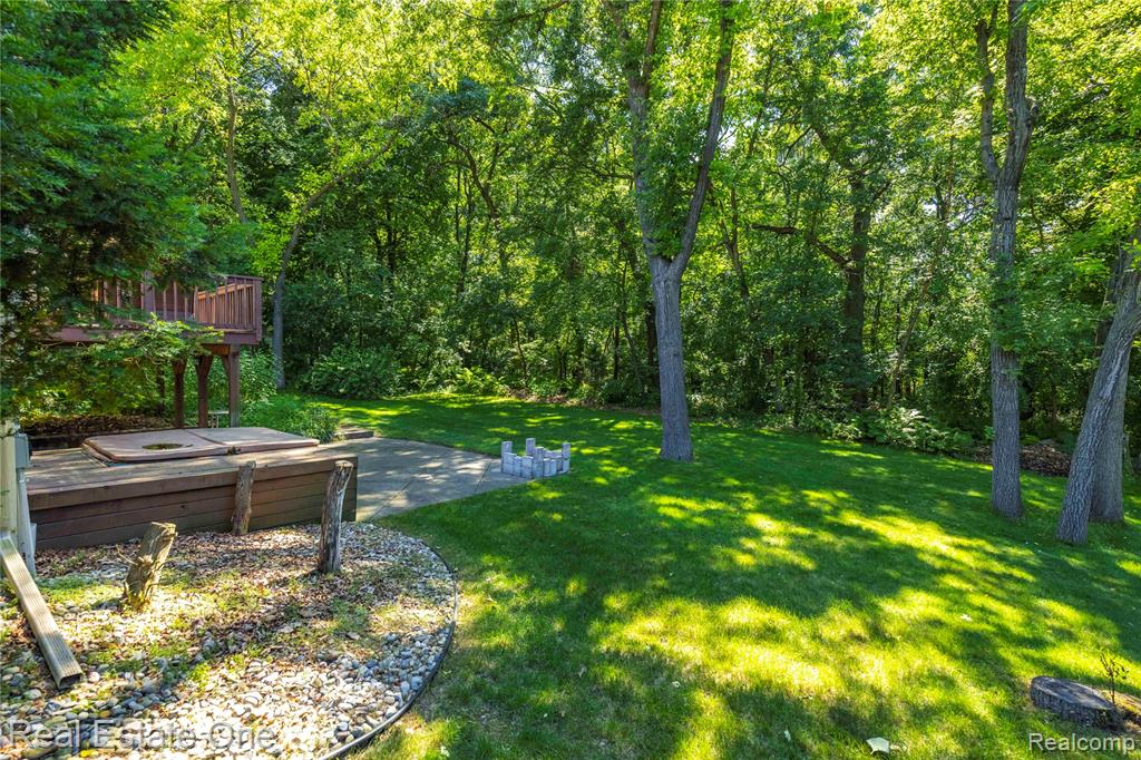 9611 Klais Road, Clarkston, MI 48348 — Photo 41