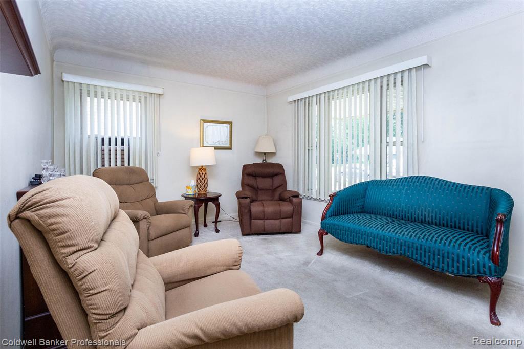 7332 N Vernon Street E, Dearborn Heights, MI 48127 — Photo 6