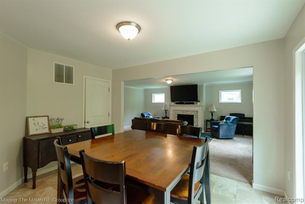 42880 Frederick Court, Belleville, MI 48111 — Photo 14