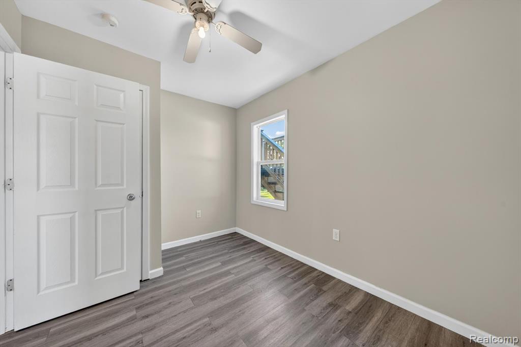 453 MANATEE Avenue, Hazel Park, MI 48030 — Photo 10