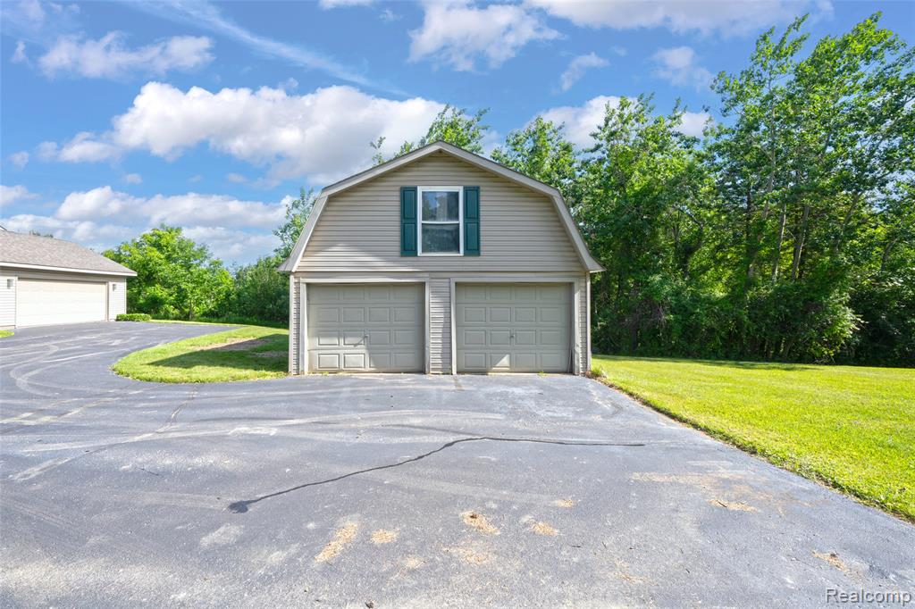 5370 Whipple Lake Road, Clarkston, MI 48348 — Photo 36