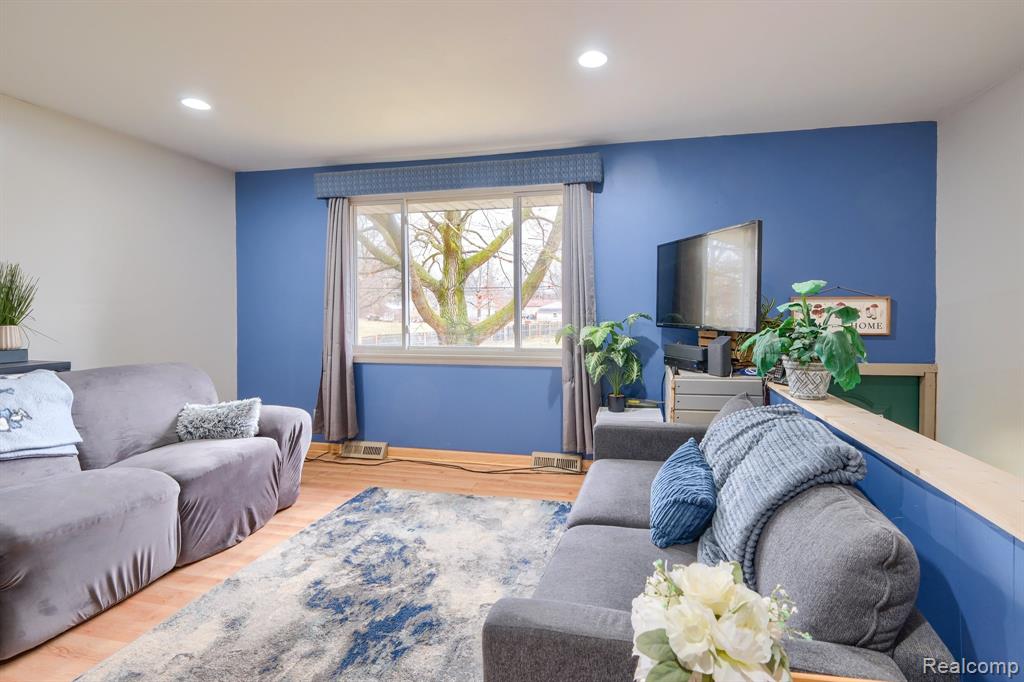 8250 Rockwood Avenue, Mount Morris, MI 48458 — Photo 17
