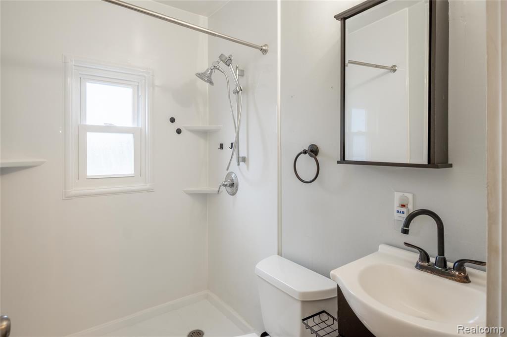 8370 Arlis Street, Commerce Twp, MI 48382 — Photo 21